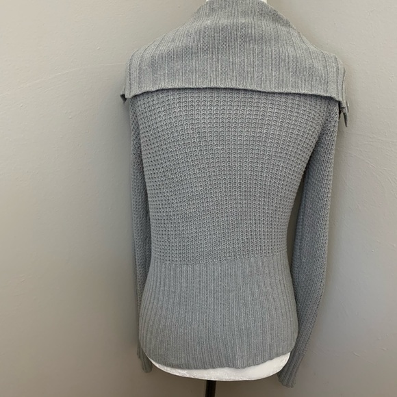 DAISY FUENTES | Grey Button Down Knitted Cardigan - Picture 2 of 9